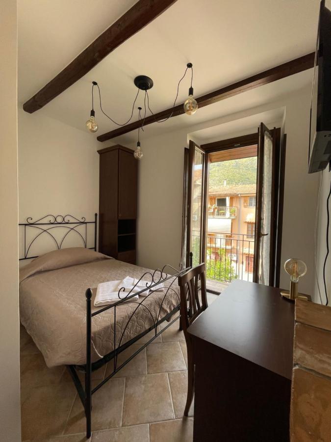La Vie En Rose Bed & Breakfast Fondi Exterior photo
