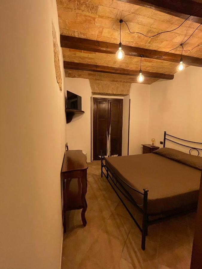 La Vie En Rose Bed & Breakfast Fondi Exterior photo